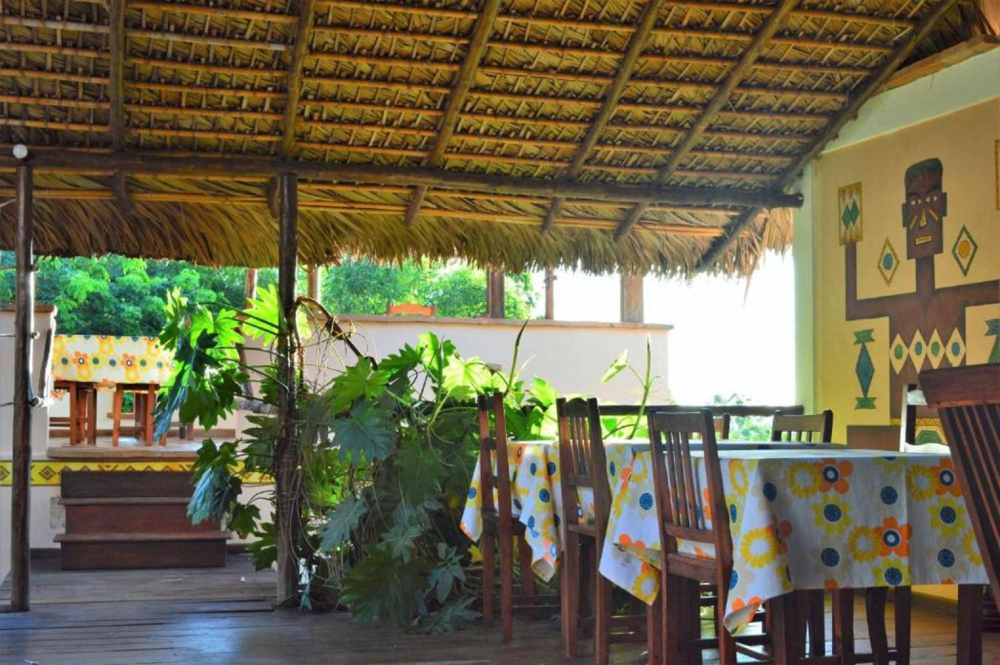 Hotel Les Boucaniers Ambatoloaka  Esterno foto