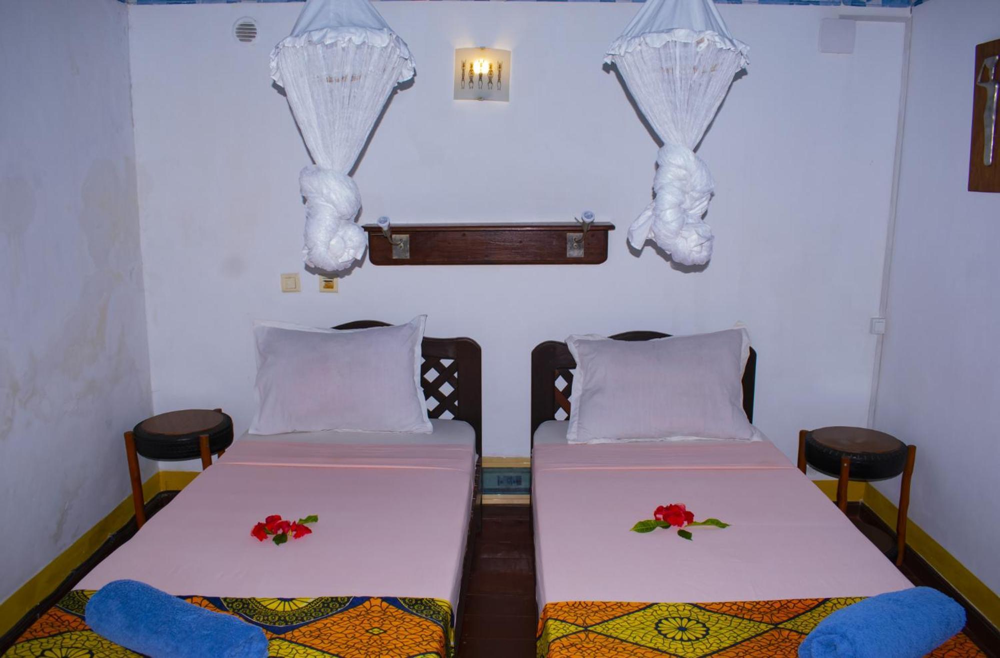 Hotel Les Boucaniers Ambatoloaka  Esterno foto